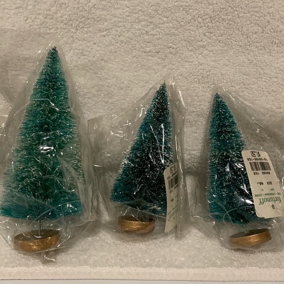 NWT Lot of 6 lightly frosted trees - Picture 3 of 4